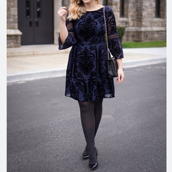Eliza J Black Blue Burnout Velvet Lace Bell‎ Sleeve Fit and Flare Dress Size 4 - Picture 3 of 14